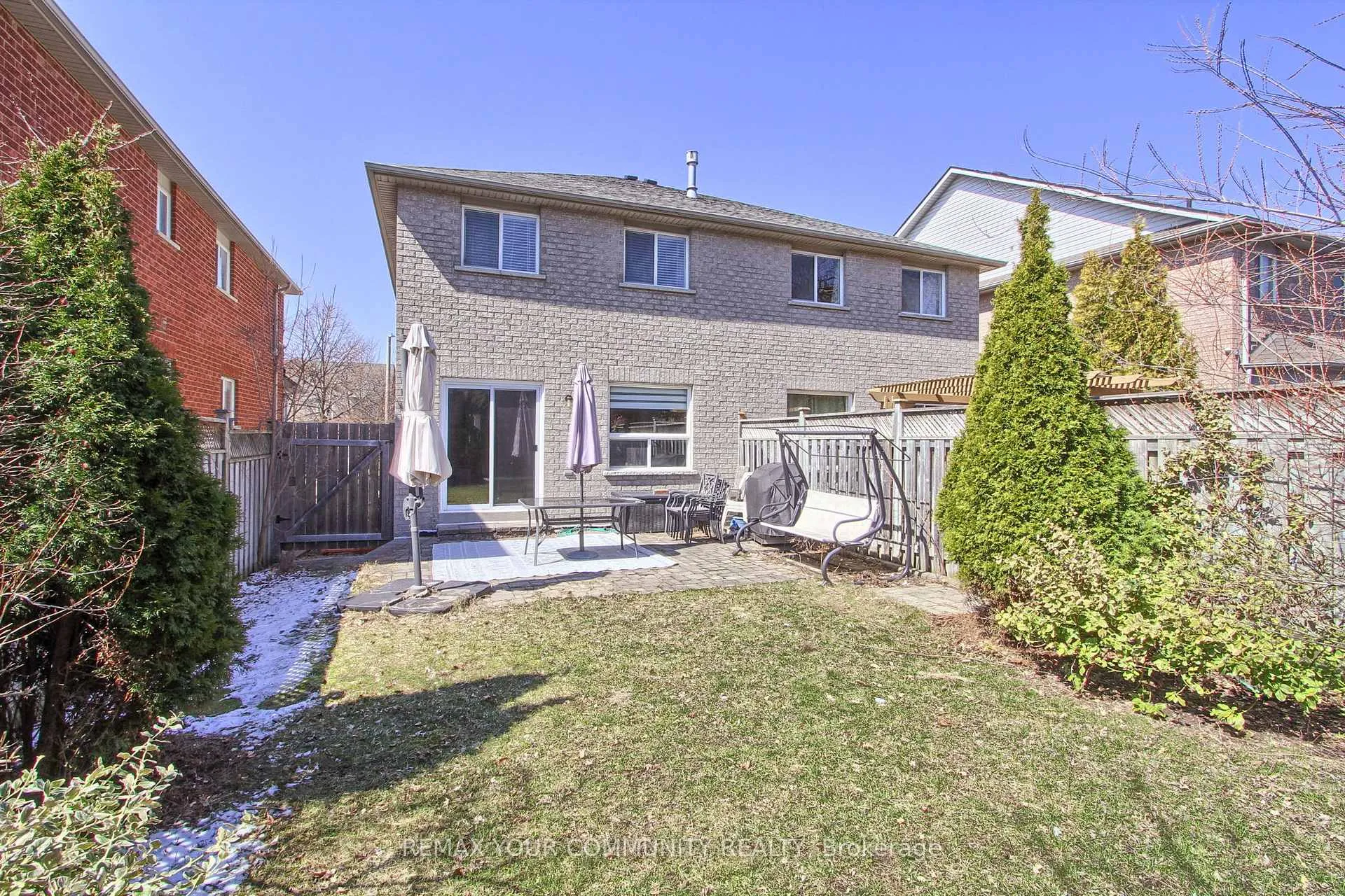 Photo 22 of 45 Harmony Road, Vaughan, Patterson — HOMEH