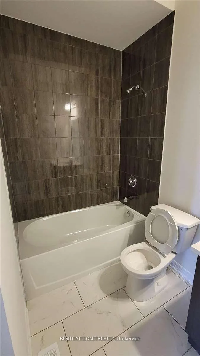 Photo 3 of 199 Miyako Court, Oshawa, Windfields — HOMEH