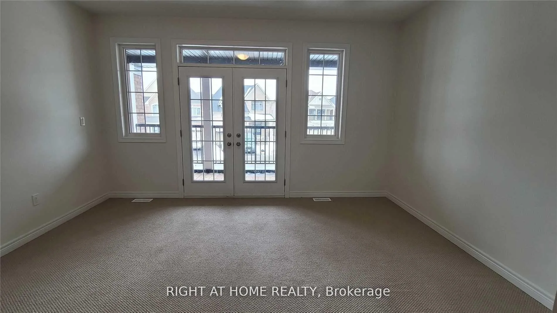 Photo 5 of 199 Miyako Court, Oshawa, Windfields — HOMEH