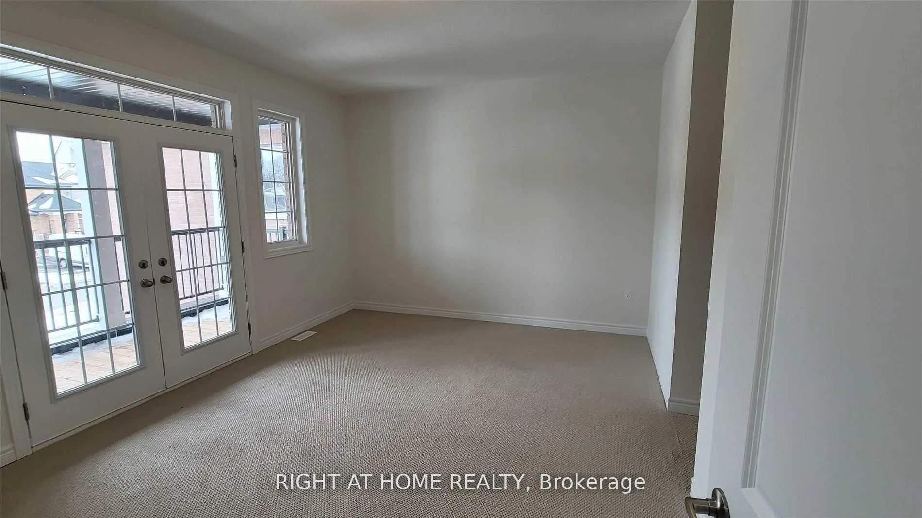 Photo 6 of 199 Miyako Court, Oshawa, Windfields — HOMEH