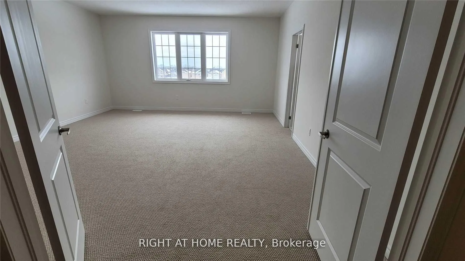 Photo 18 of 199 Miyako Court, Oshawa, Windfields — HOMEH