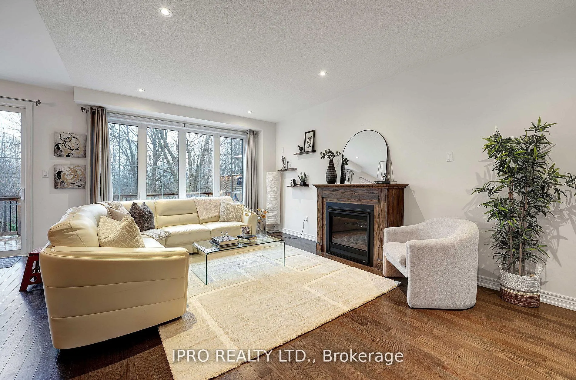 Photo 8 of 109 Auckland Drive, Whitby, Rural Whitby — HOMEH