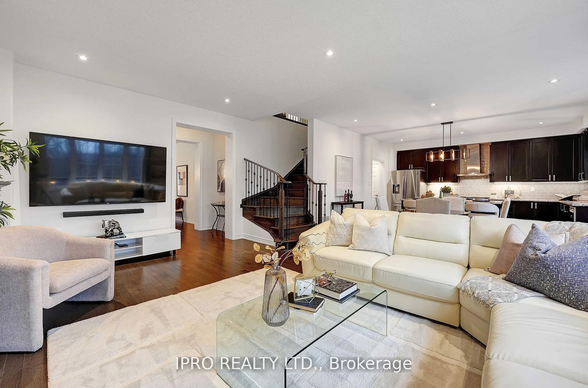 Photo 10 of 109 Auckland Drive, Whitby, Rural Whitby — HOMEH