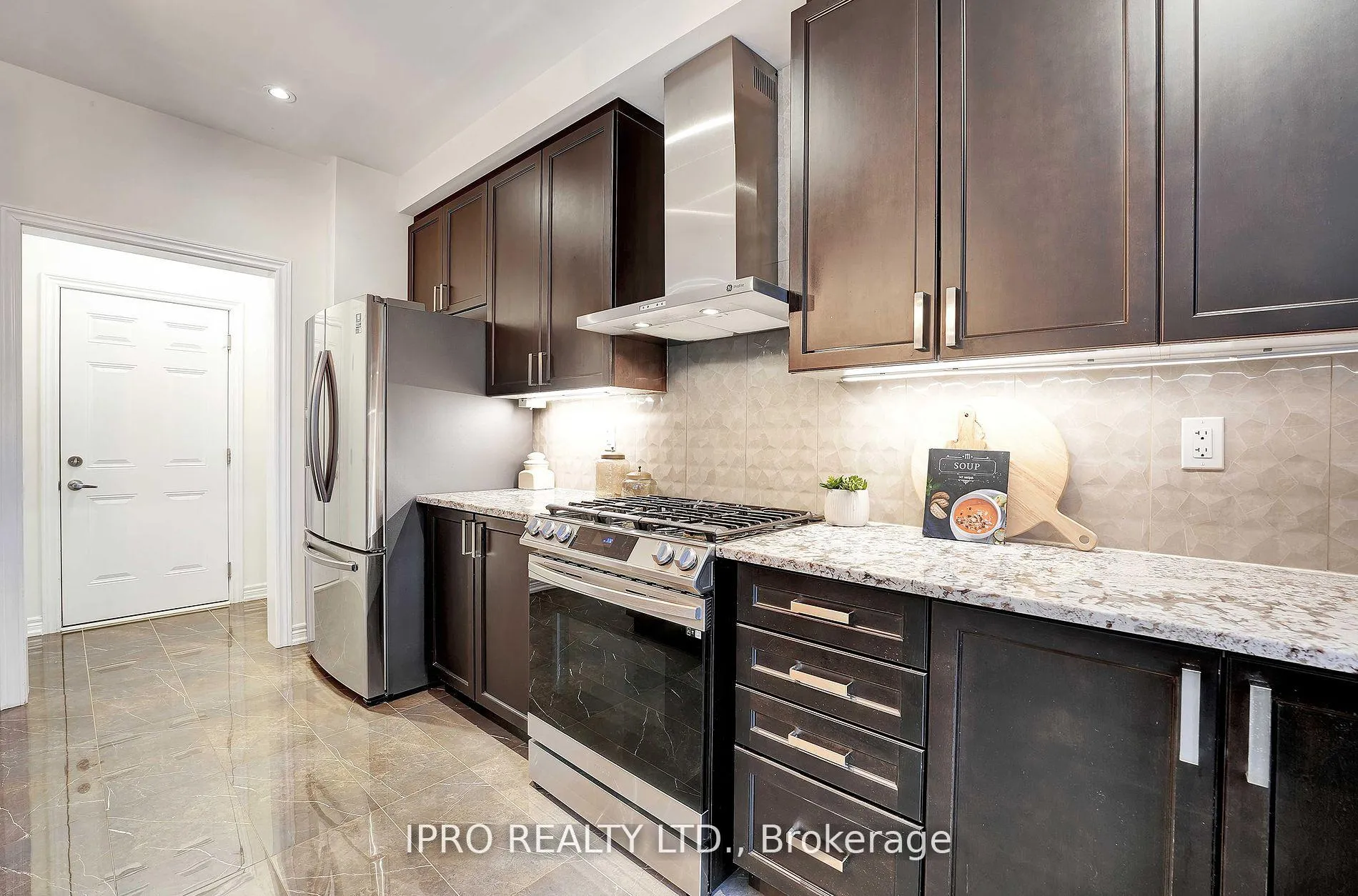 Photo 14 of 109 Auckland Drive, Whitby, Rural Whitby — HOMEH