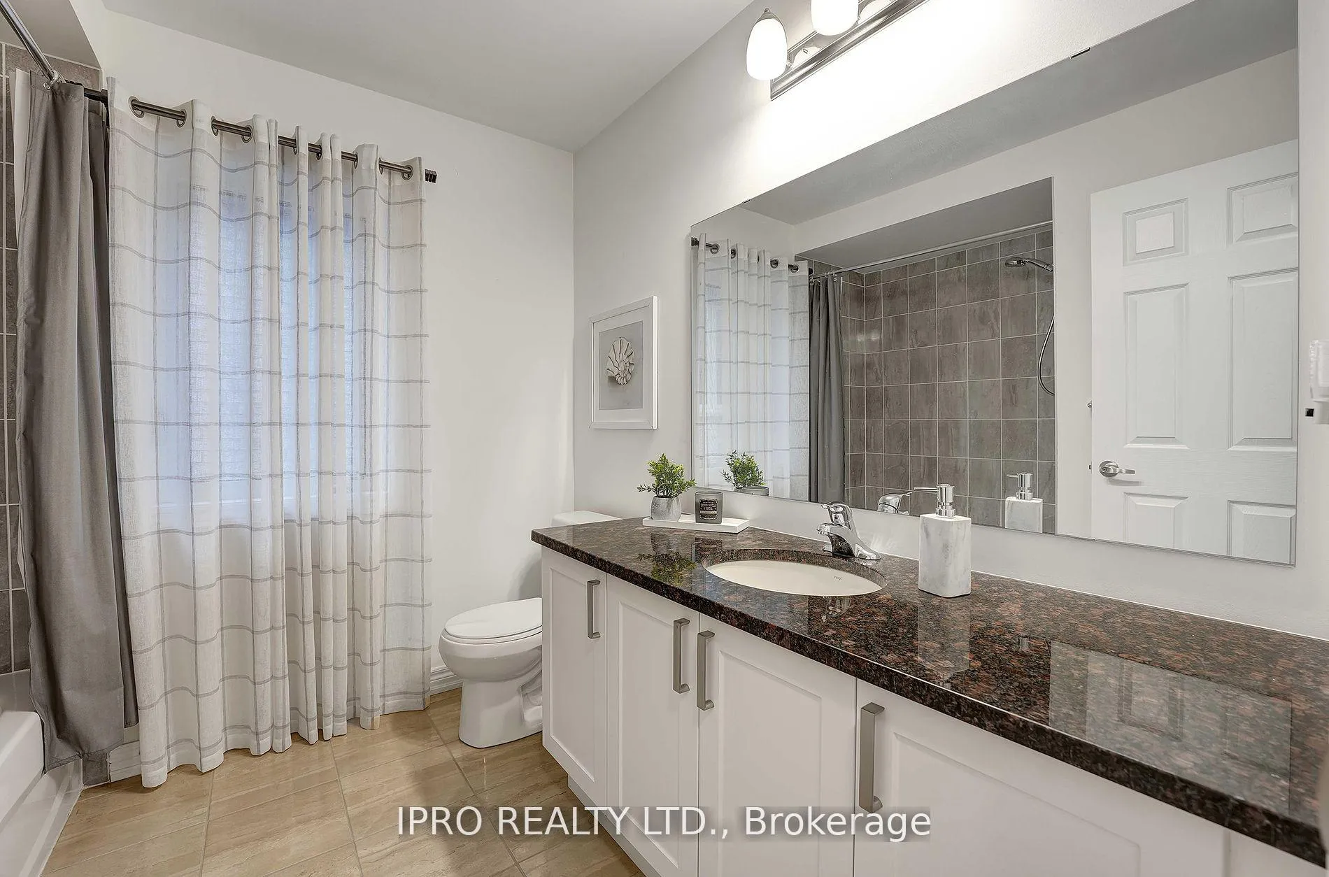 Photo 32 of 109 Auckland Drive, Whitby, Rural Whitby — HOMEH
