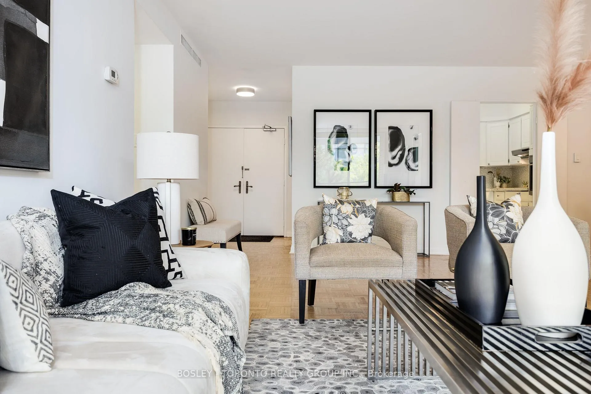 Photo 3 of Unit 511, 350 Lonsdale Road, Toronto, Forest Hill South — HOMEH