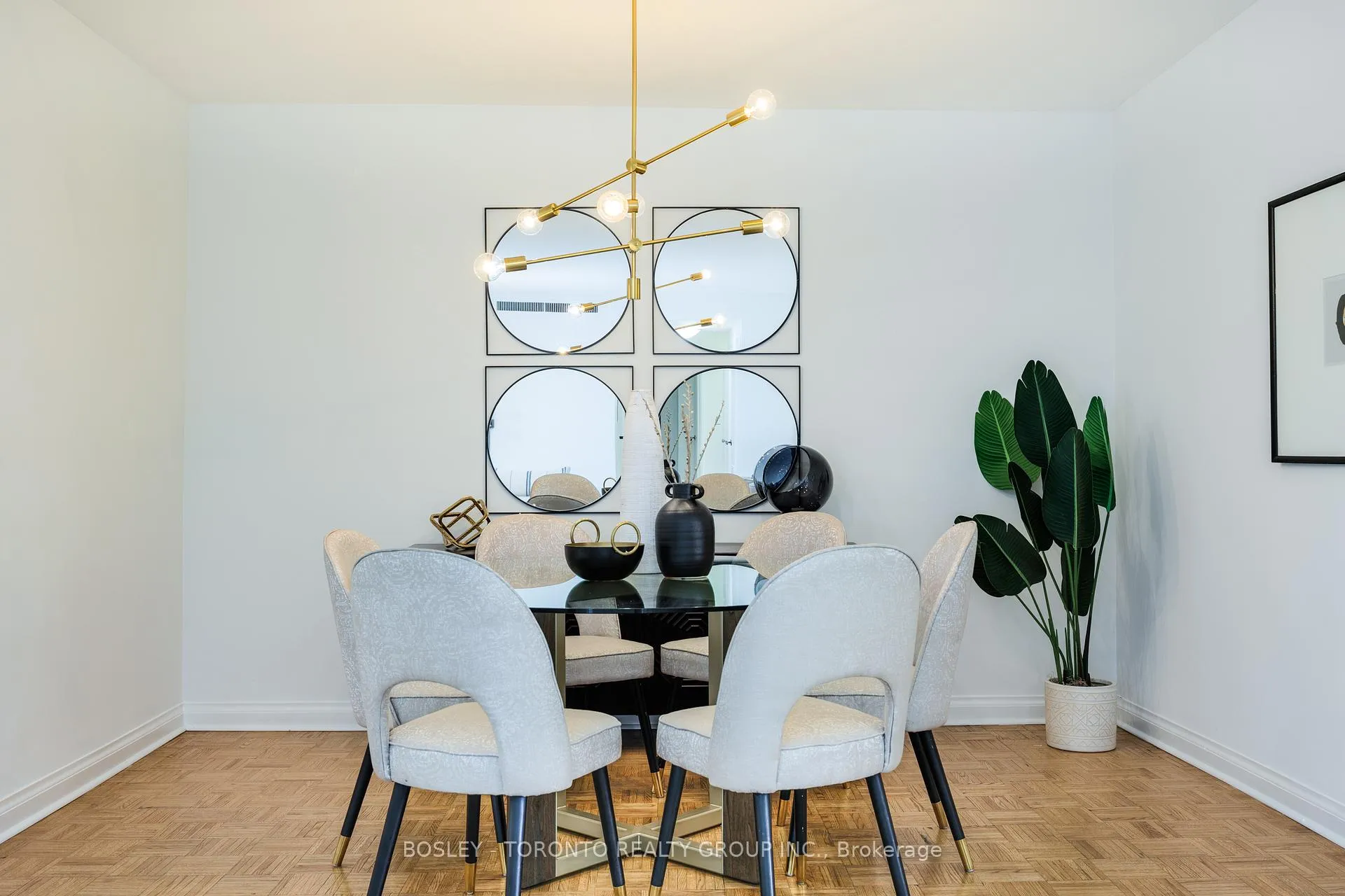 Photo 7 of Unit 511, 350 Lonsdale Road, Toronto, Forest Hill South — HOMEH