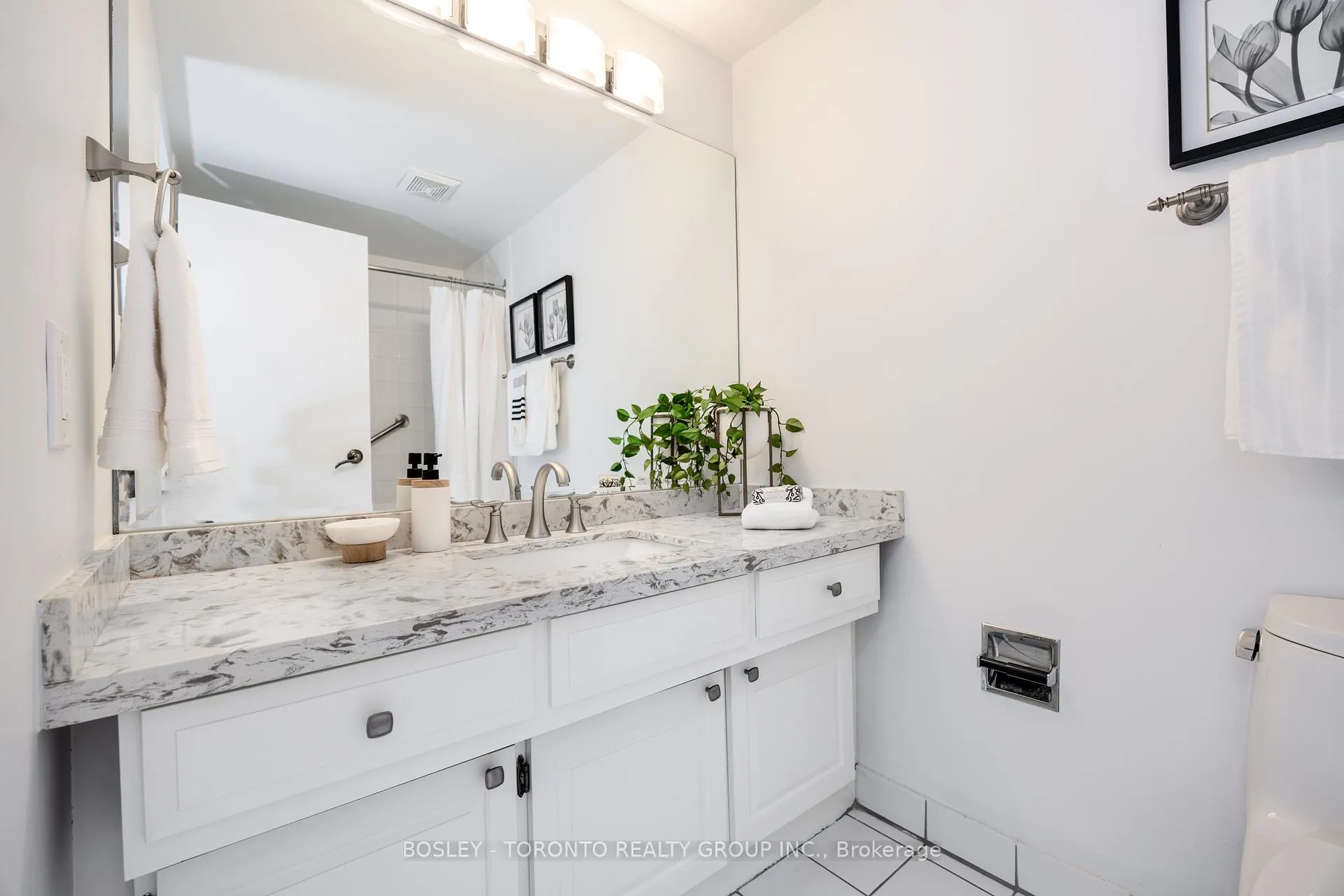 Photo 21 of Unit 511, 350 Lonsdale Road, Toronto, Forest Hill South — HOMEH