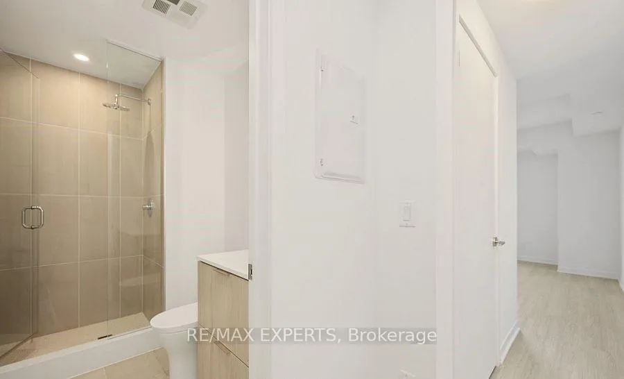 Photo 6 of Unit 709, 185 Alberta Avenue, Toronto, Oakwood Village — HOMEH