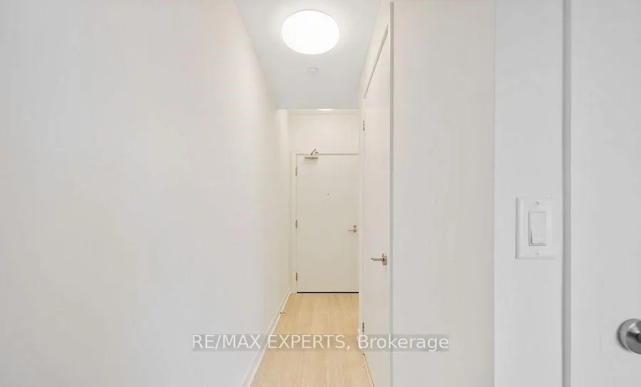 Photo 7 of Unit 709, 185 Alberta Avenue, Toronto, Oakwood Village — HOMEH