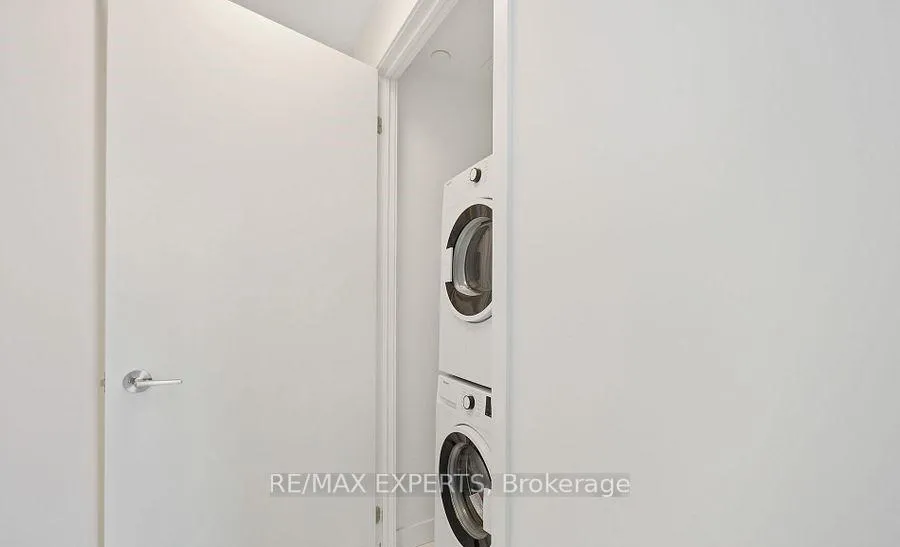 Photo 15 of Unit 709, 185 Alberta Avenue, Toronto, Oakwood Village — HOMEH
