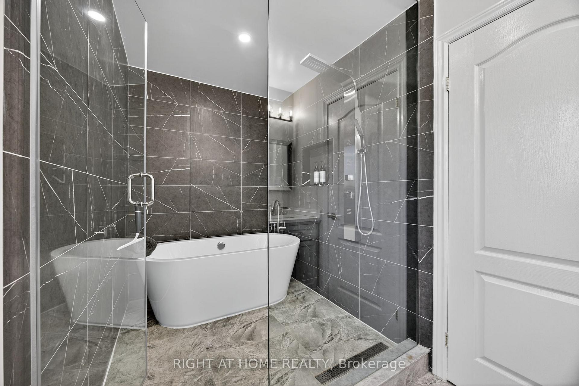 Photo 19 of 18 Amberview Drive, Georgina, Keswick South — HOMEH