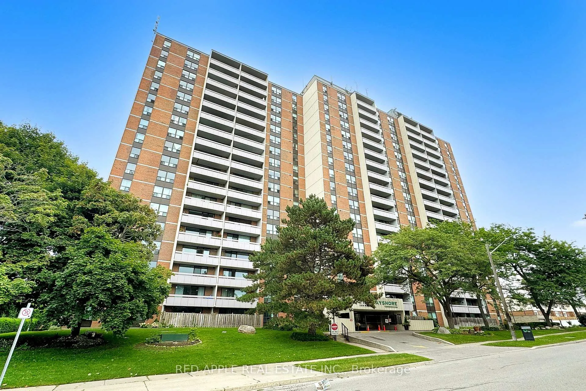 Photo 24 of Unit 407, 1210 Radom Street, Pickering, Bay Ridges — HOMEH