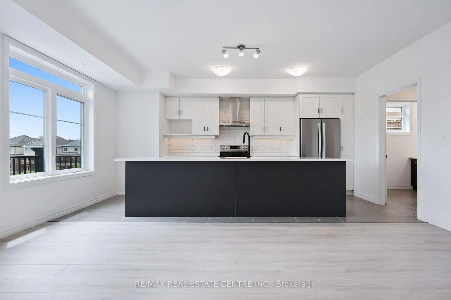 Photo 6 of 90 Lomond Lane, Kitchener — HOMEH