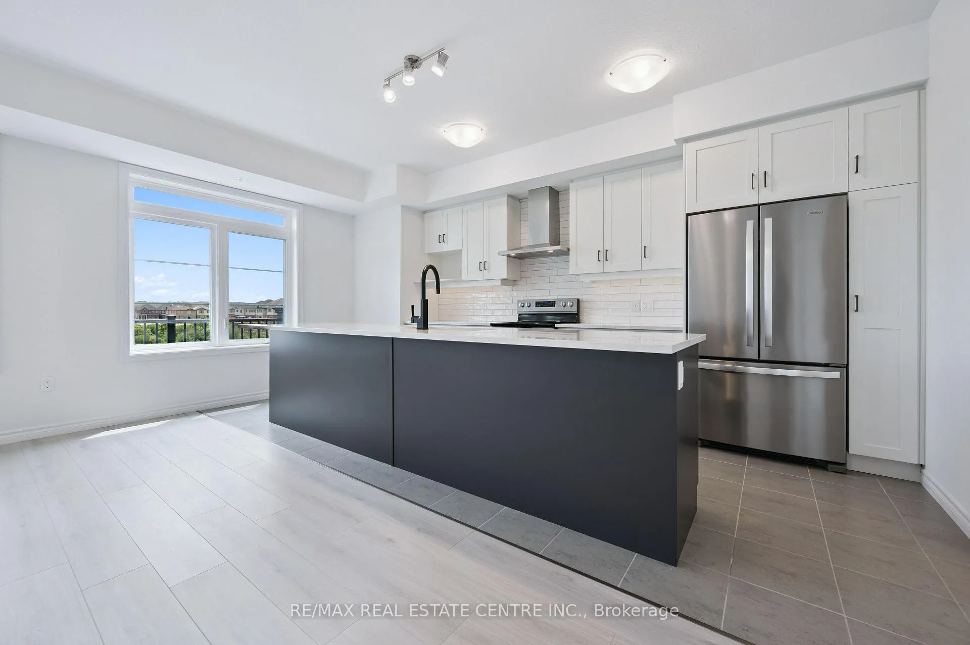 Photo 7 of 90 Lomond Lane, Kitchener — HOMEH