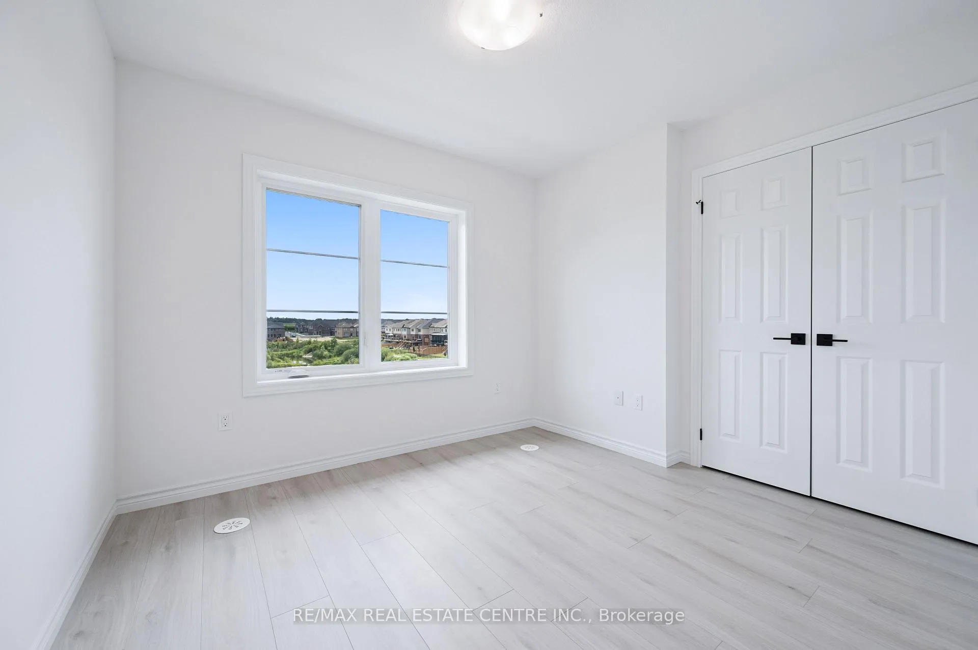 Photo 15 of 90 Lomond Lane, Kitchener — HOMEH