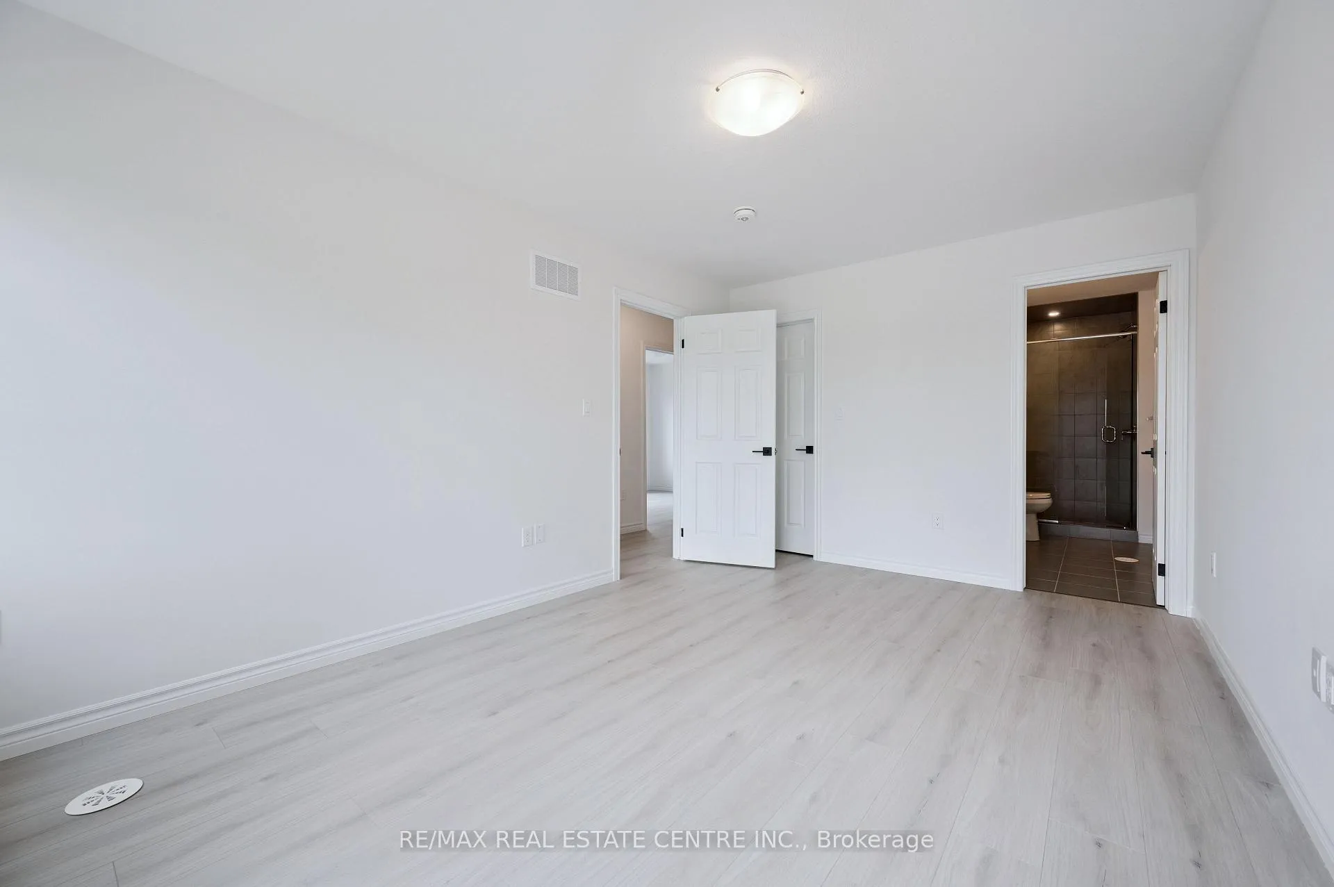 Photo 22 of 90 Lomond Lane, Kitchener — HOMEH