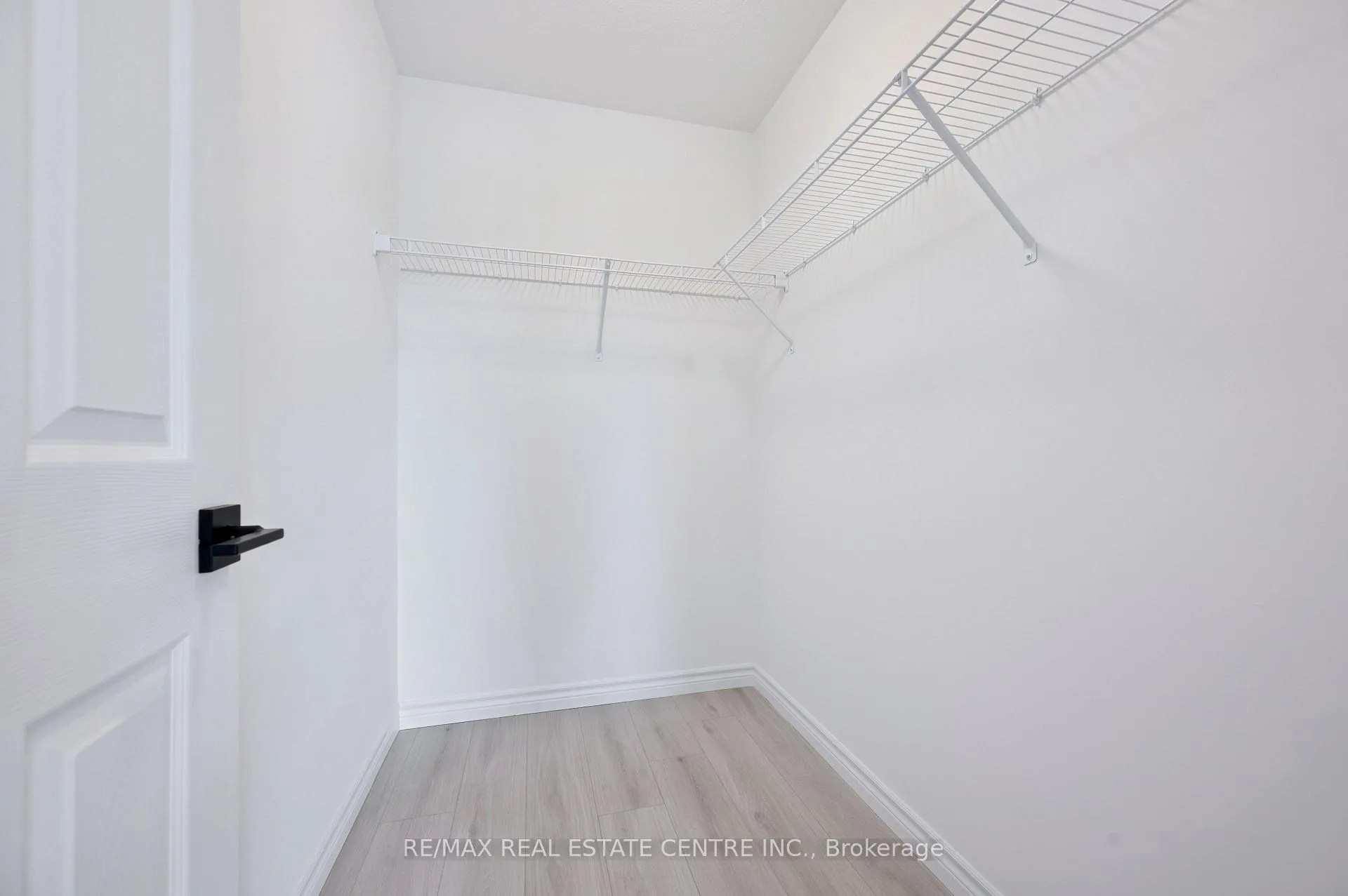 Photo 23 of 90 Lomond Lane, Kitchener — HOMEH
