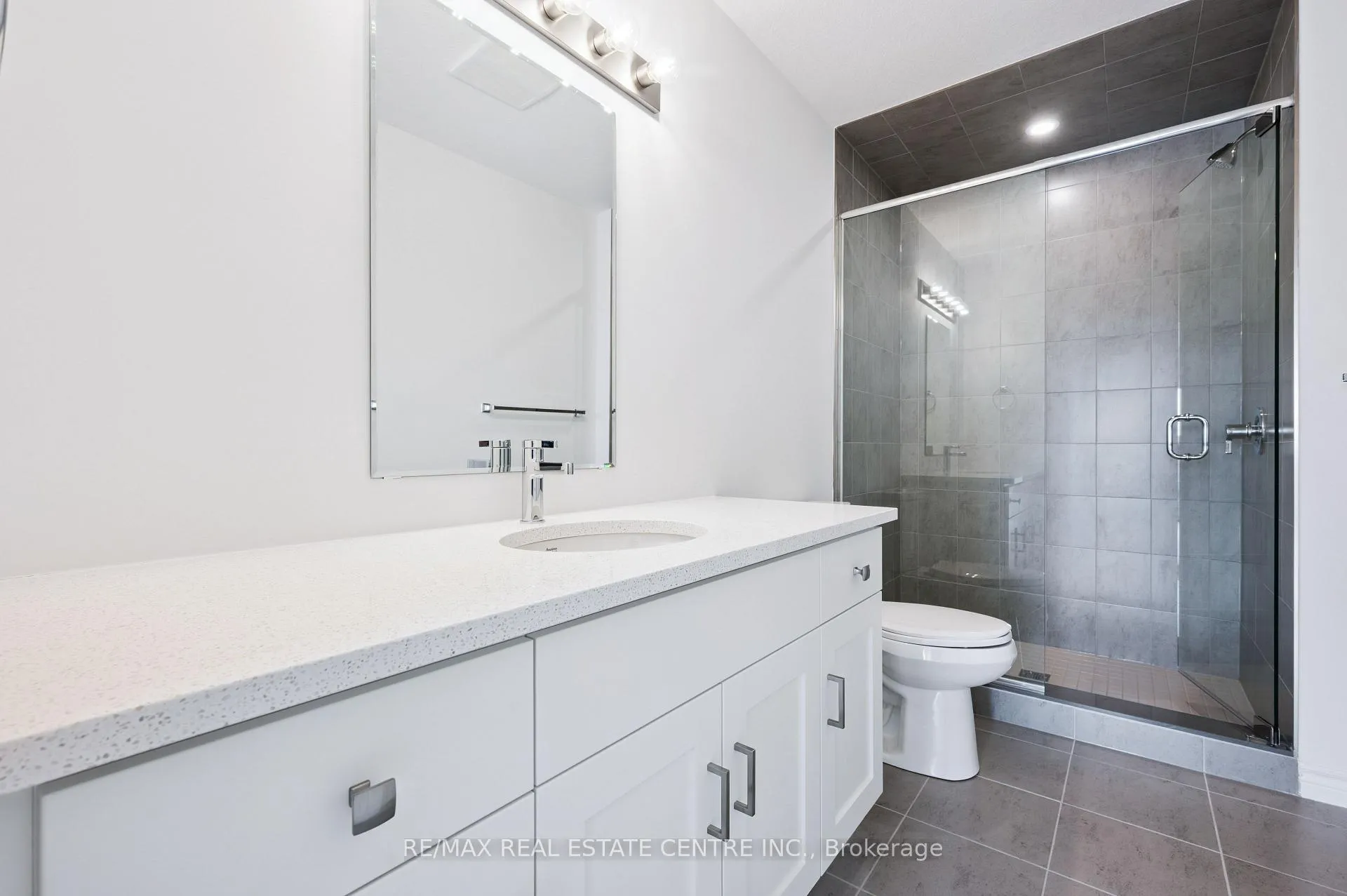 Photo 24 of 90 Lomond Lane, Kitchener — HOMEH