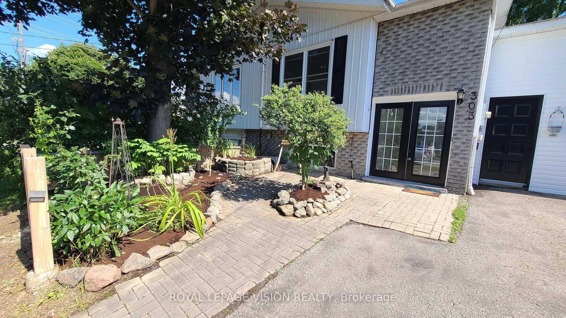 Photo 5 of 303 Beech Street W, Whitby, Downtown Whitby — HOMEH