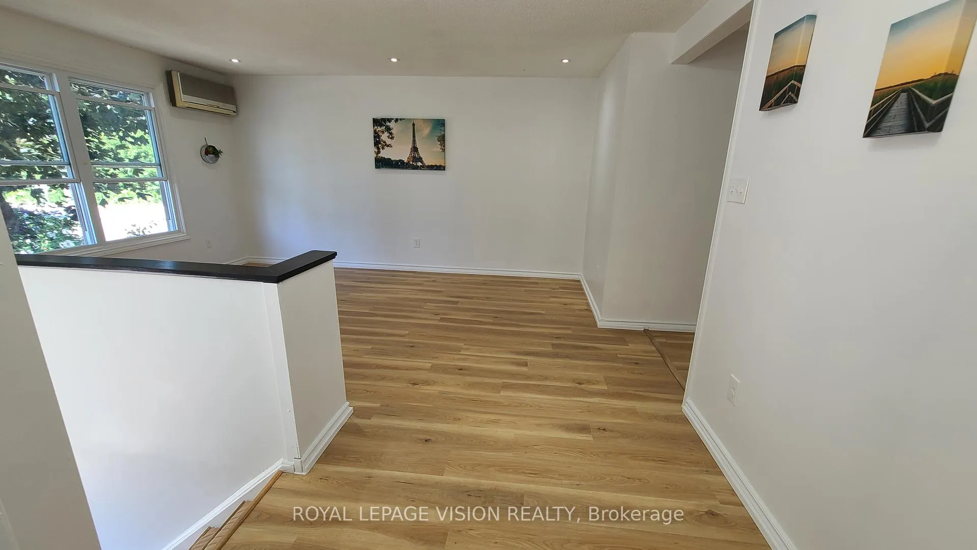 Photo 9 of 303 Beech Street W, Whitby, Downtown Whitby — HOMEH