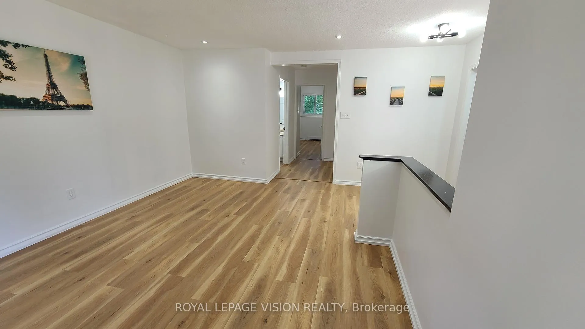 Photo 11 of 303 Beech Street W, Whitby, Downtown Whitby — HOMEH