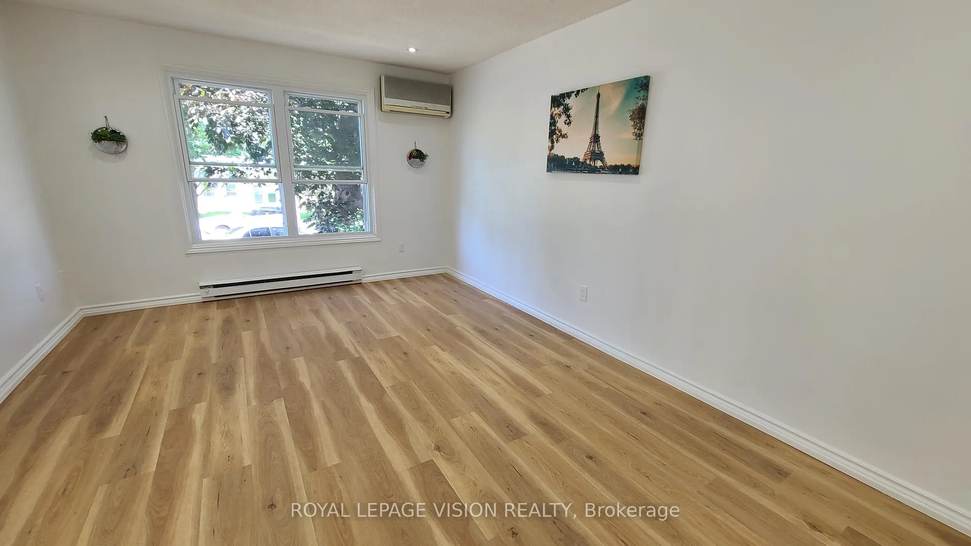 Photo 12 of 303 Beech Street W, Whitby, Downtown Whitby — HOMEH