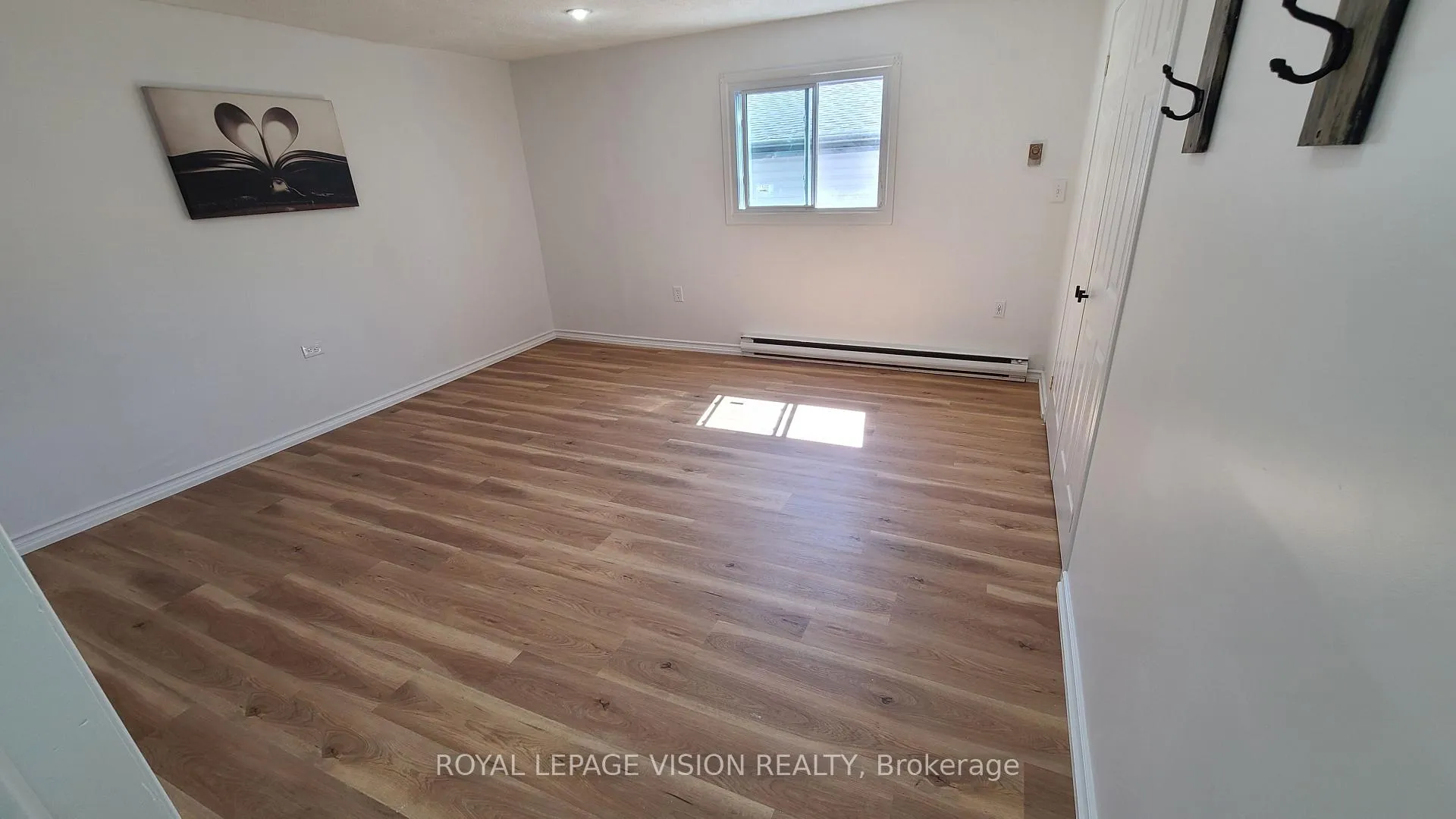 Photo 13 of 303 Beech Street W, Whitby, Downtown Whitby — HOMEH