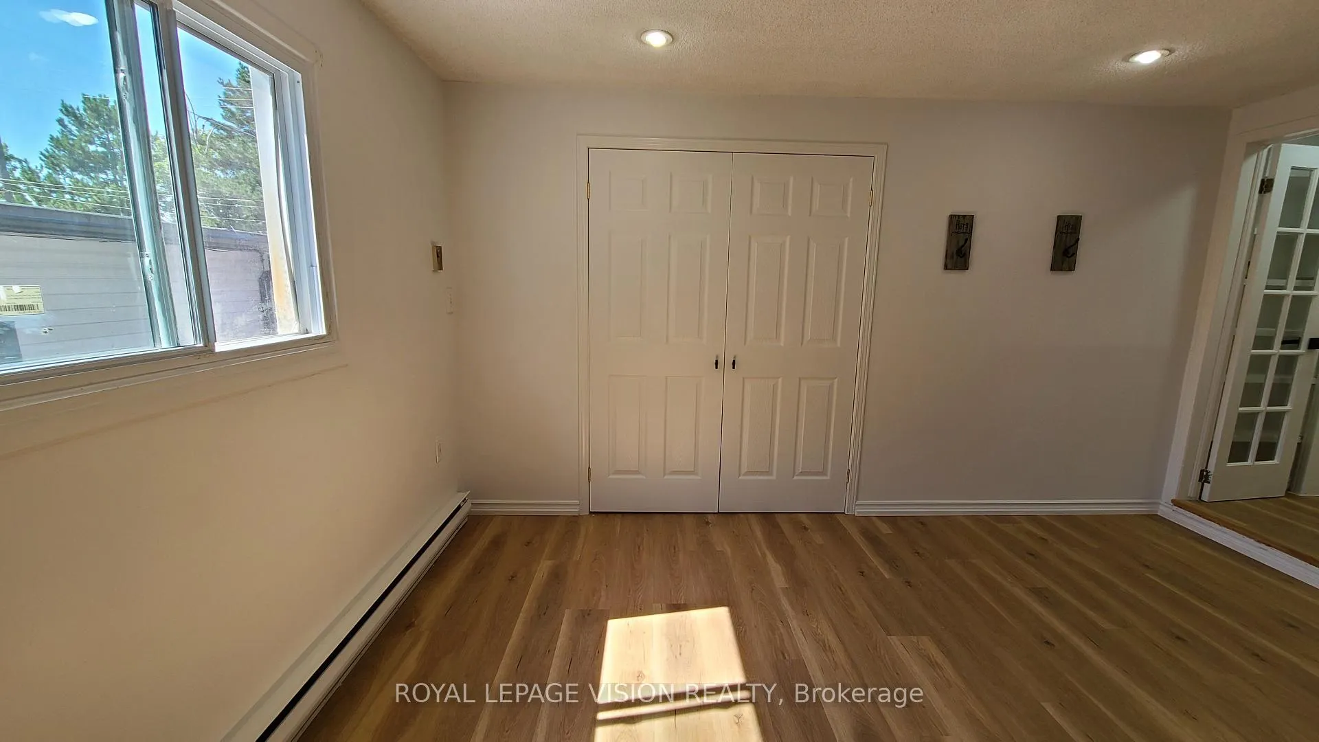 Photo 14 of 303 Beech Street W, Whitby, Downtown Whitby — HOMEH