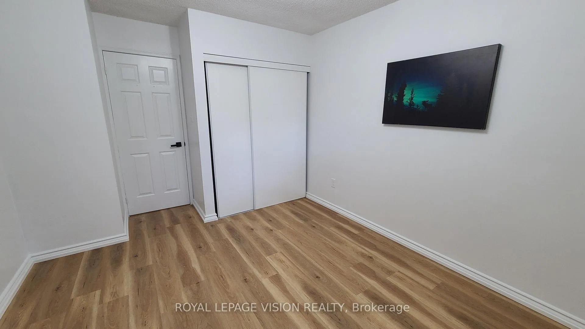 Photo 16 of 303 Beech Street W, Whitby, Downtown Whitby — HOMEH