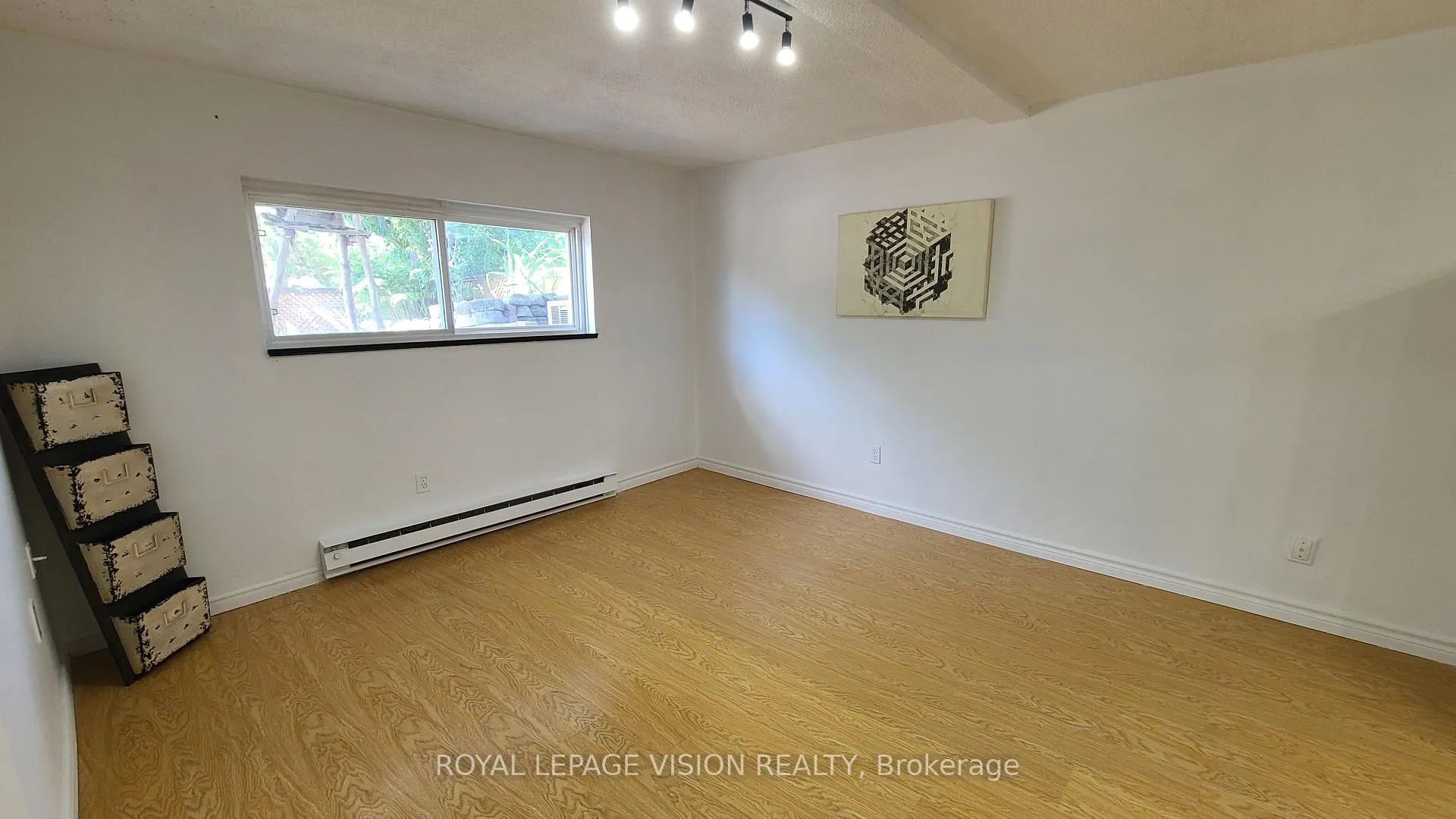 Photo 28 of 303 Beech Street W, Whitby, Downtown Whitby — HOMEH