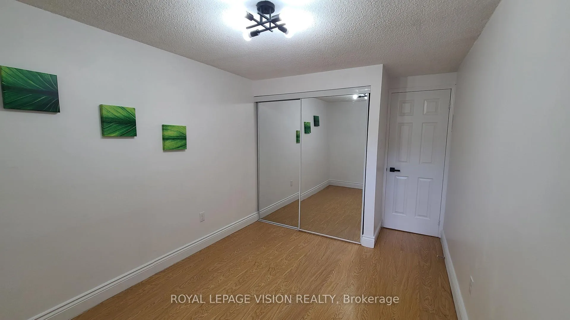 Photo 35 of 303 Beech Street W, Whitby, Downtown Whitby — HOMEH