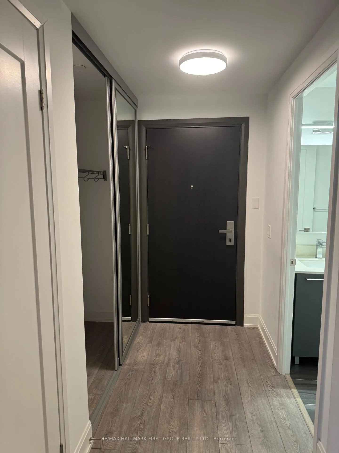 Photo 8 of Unit 330, 38 Water Walk Drive, Markham, Unionville — HOMEH