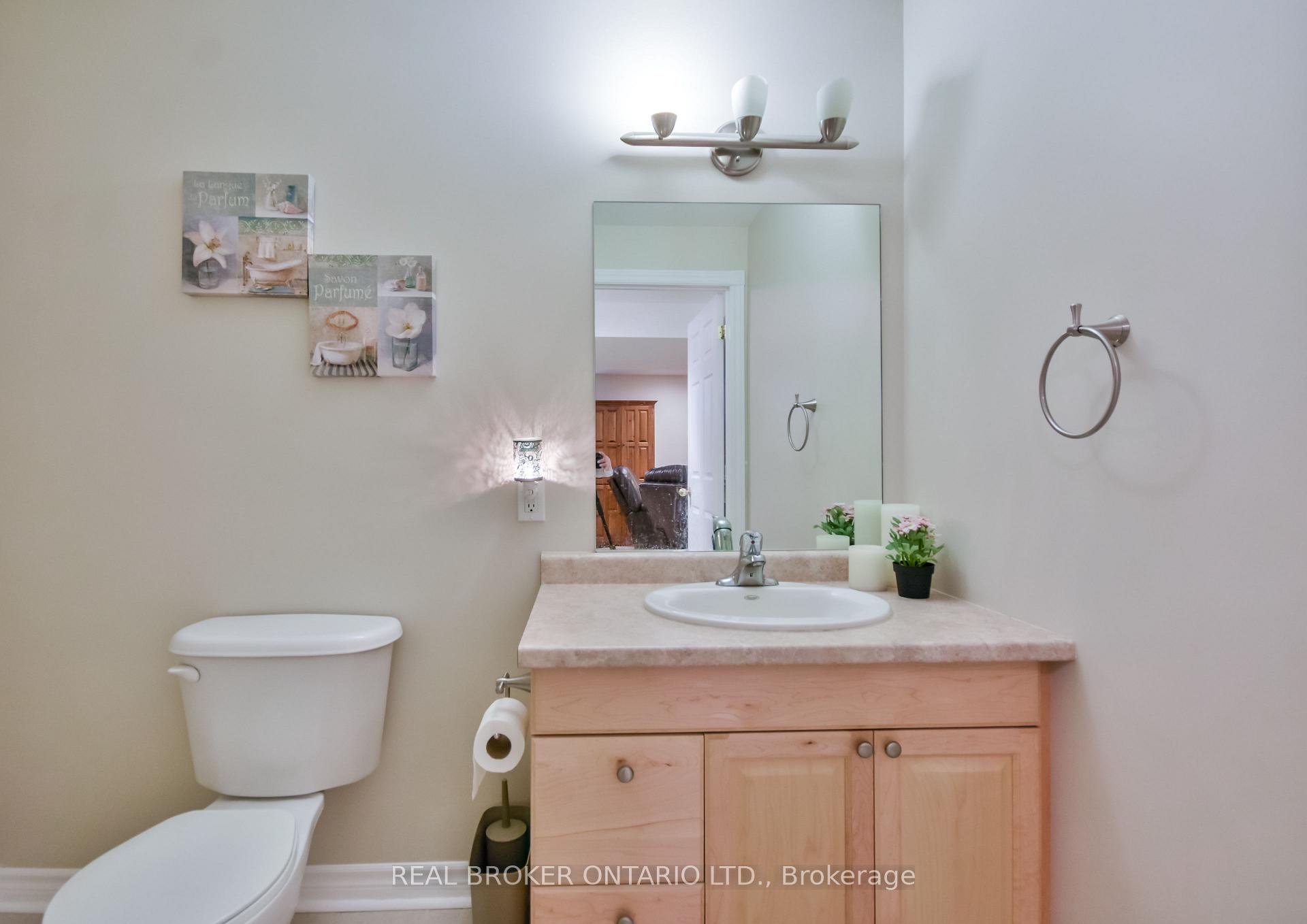 Photo 11 of 210 Pringle Drive, Barrie, Edgehill Drive — HOMEH