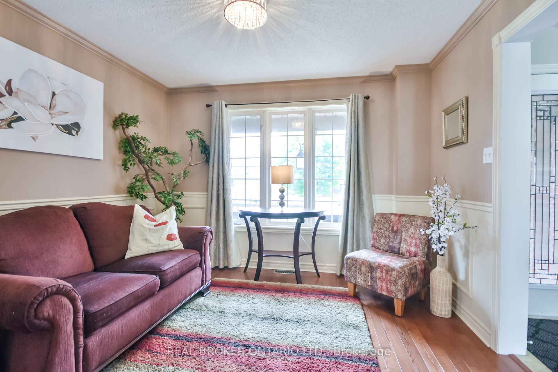 Photo 17 of 210 Pringle Drive, Barrie, Edgehill Drive — HOMEH