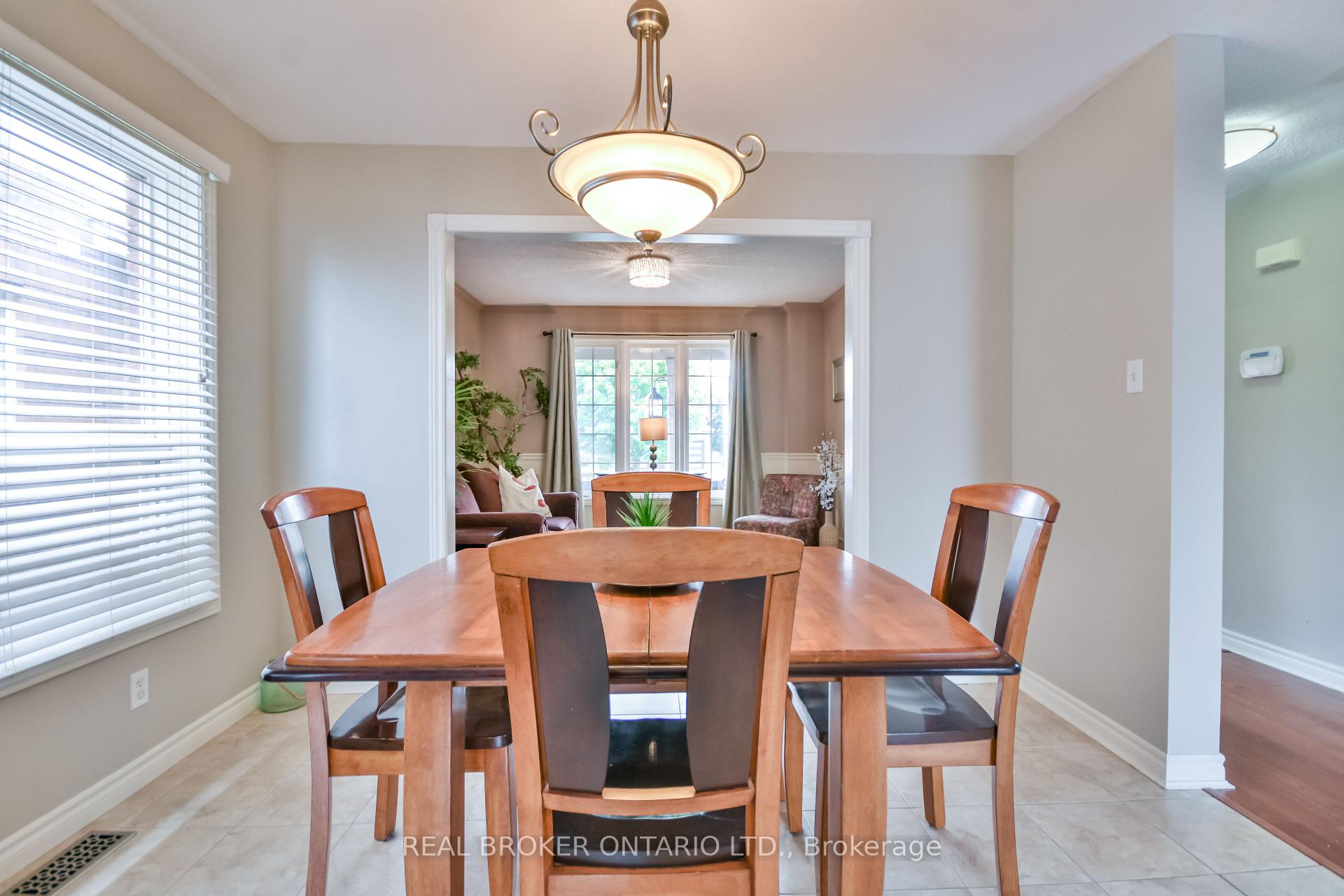 Photo 25 of 210 Pringle Drive, Barrie, Edgehill Drive — HOMEH