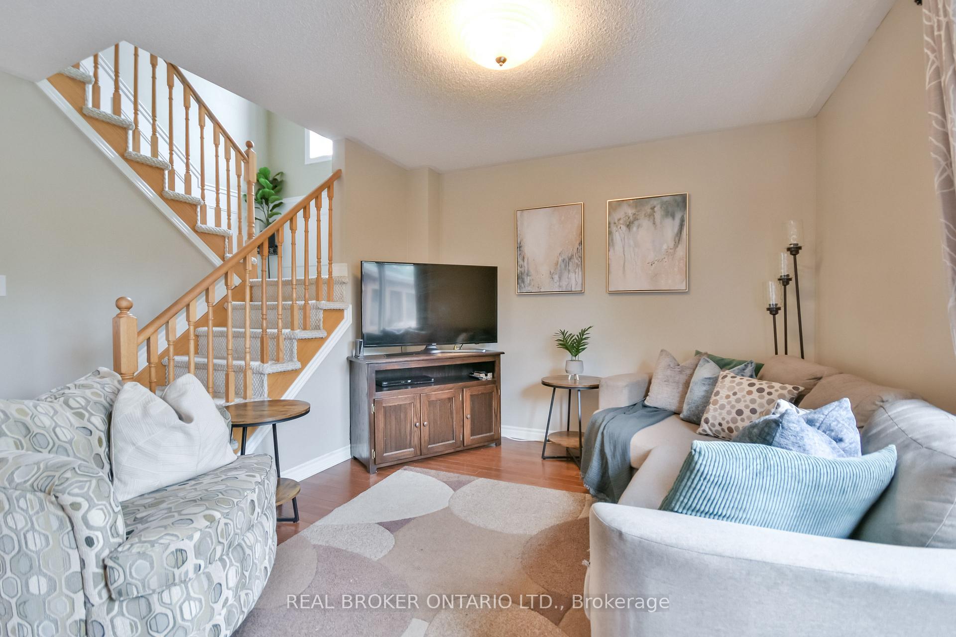 Photo 29 of 210 Pringle Drive, Barrie, Edgehill Drive — HOMEH