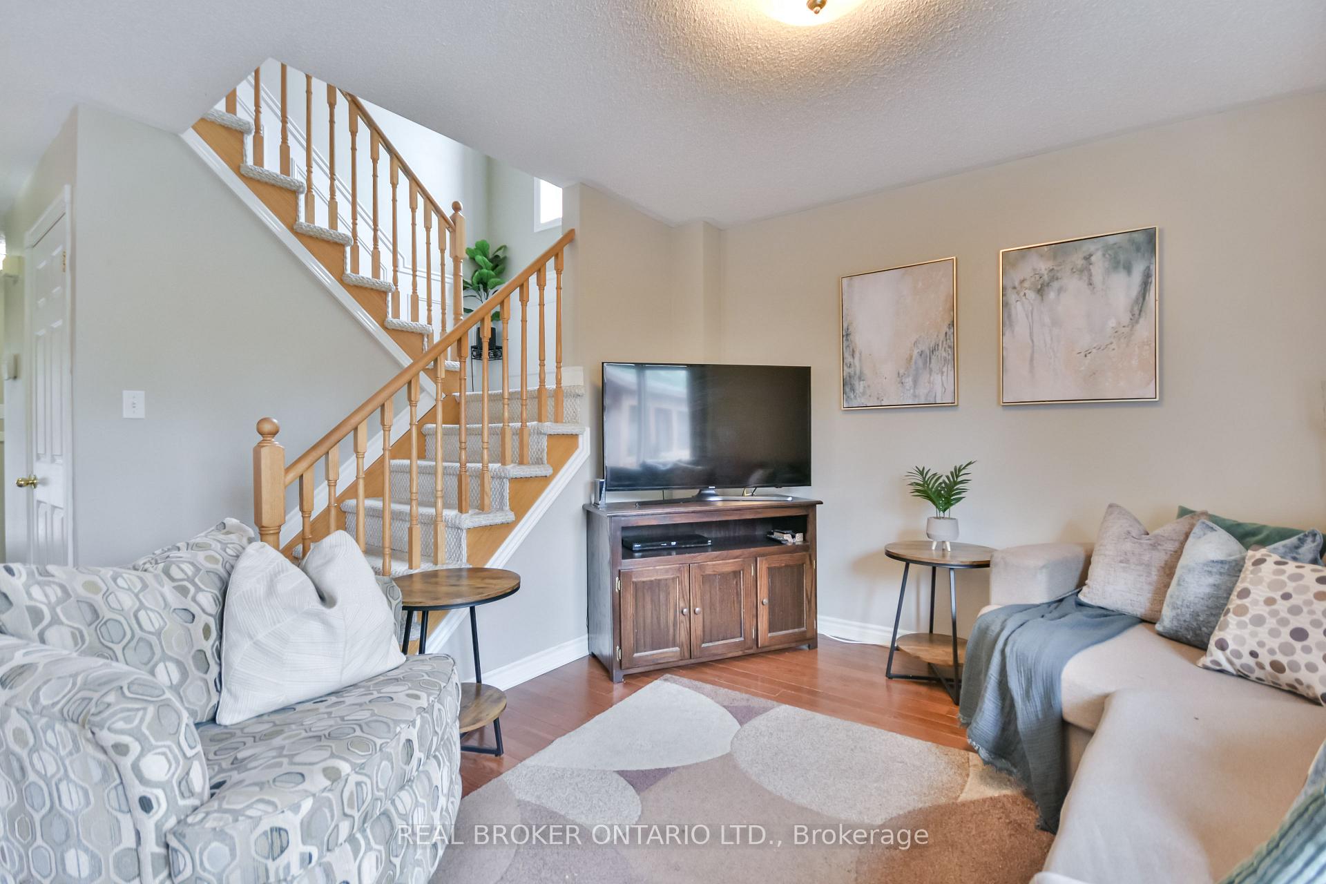 Photo 30 of 210 Pringle Drive, Barrie, Edgehill Drive — HOMEH