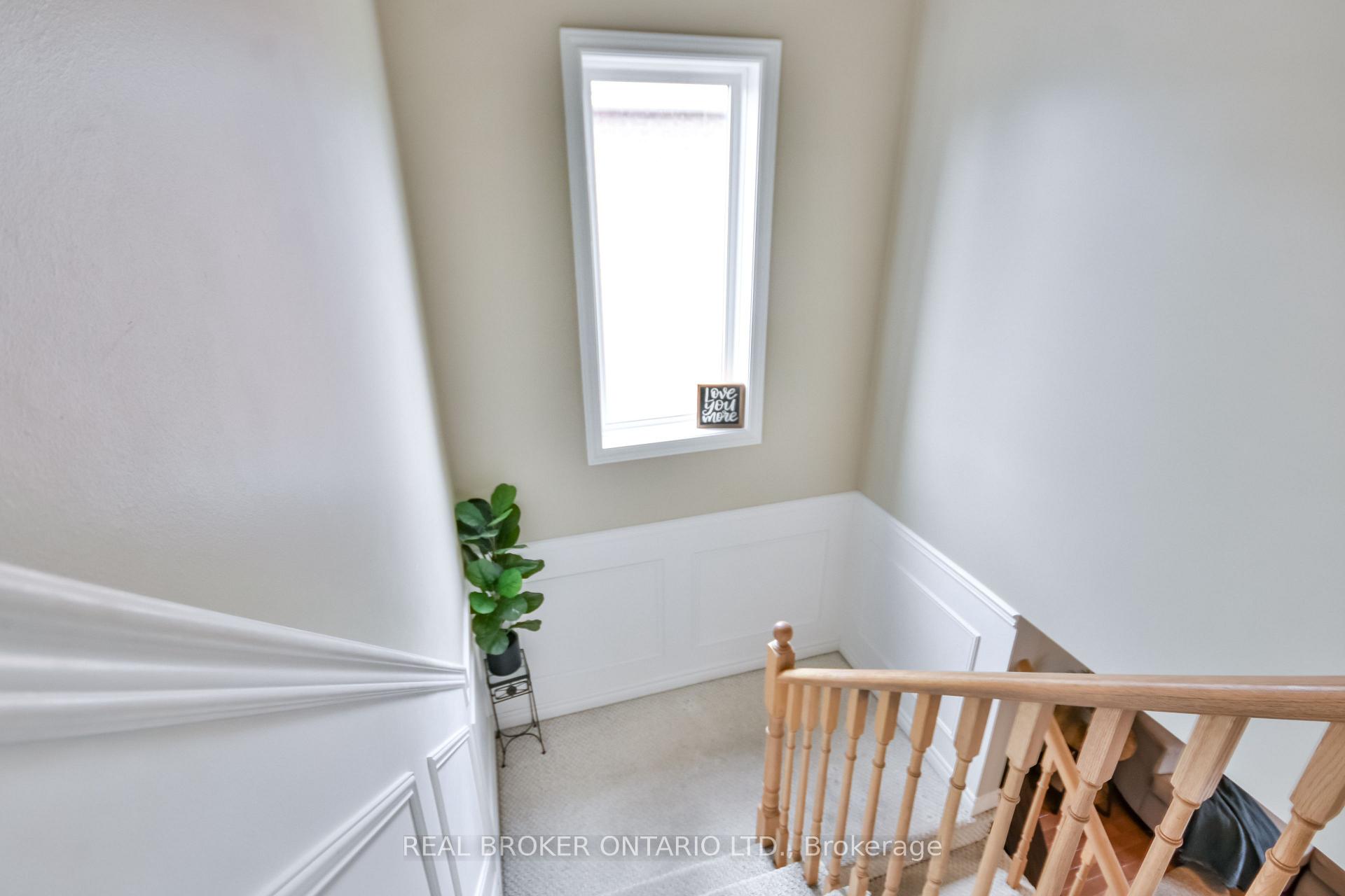 Photo 34 of 210 Pringle Drive, Barrie, Edgehill Drive — HOMEH