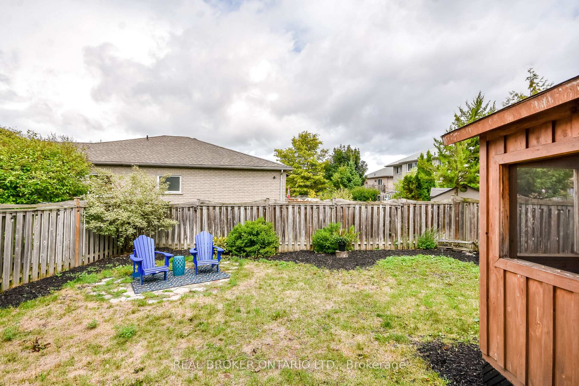 Photo 35 of 210 Pringle Drive, Barrie, Edgehill Drive — HOMEH