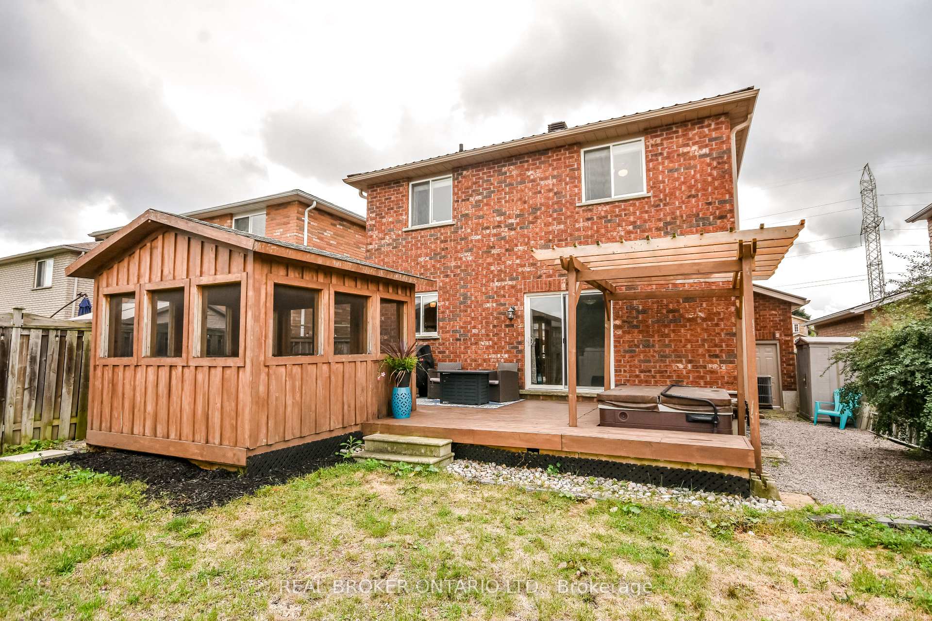 Photo 39 of 210 Pringle Drive, Barrie, Edgehill Drive — HOMEH