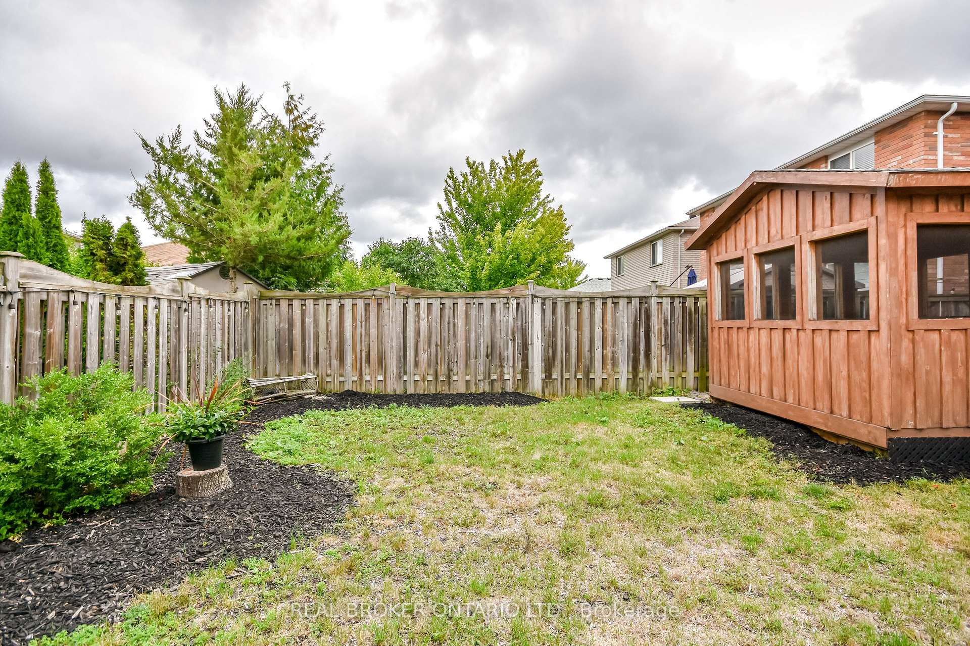 Photo 41 of 210 Pringle Drive, Barrie, Edgehill Drive — HOMEH