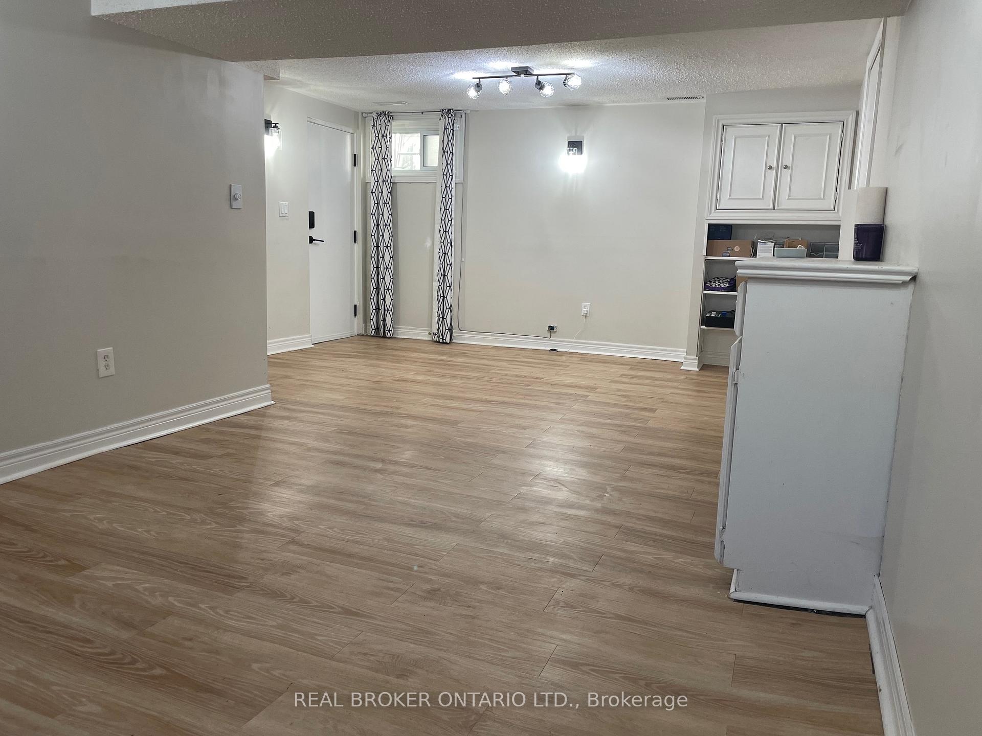 Photo 4 of Unit Lower, 13 Orchardview Boulevard, Clarington, Bowmanville — HOMEH