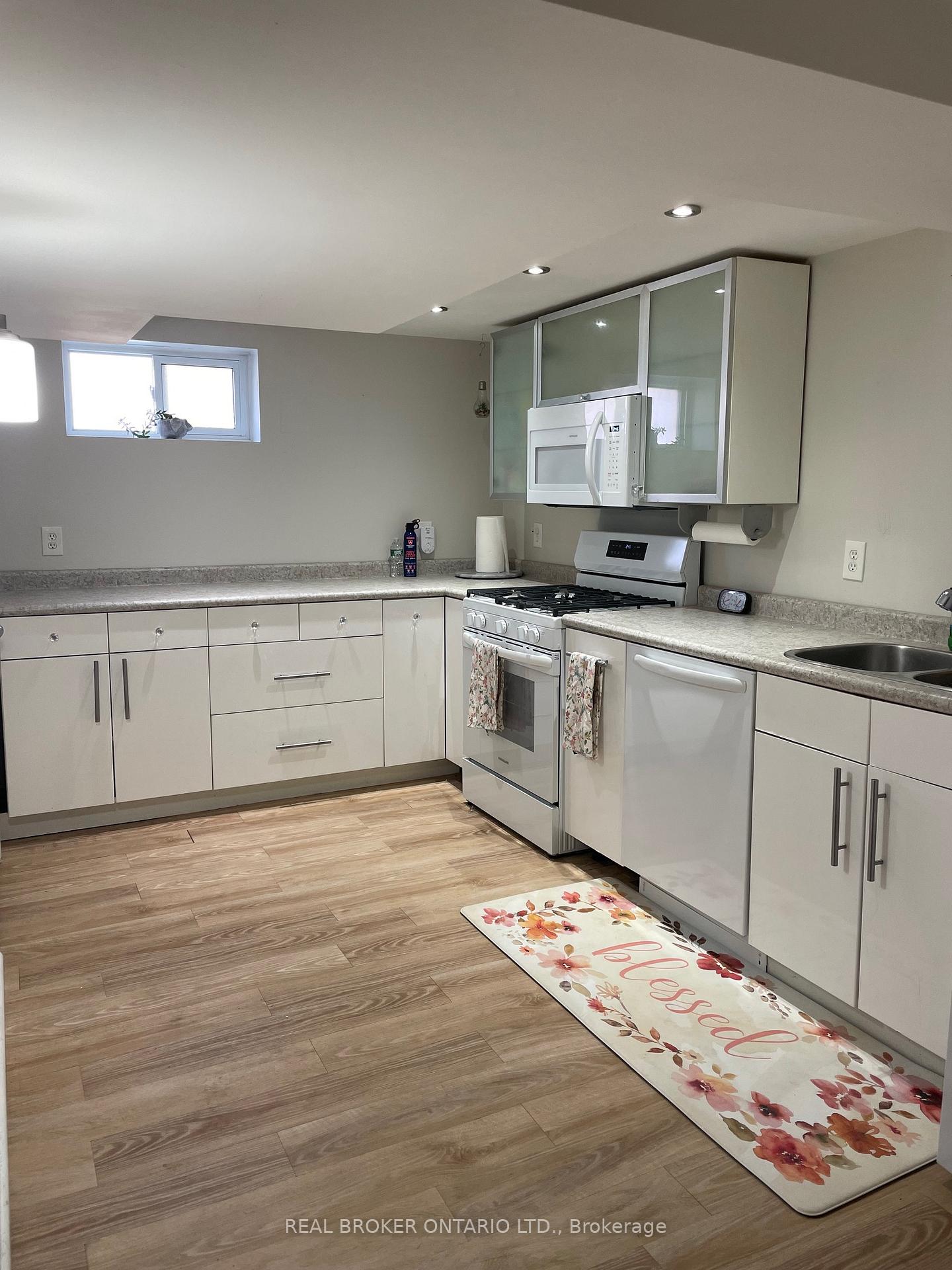 Photo 5 of Unit Lower, 13 Orchardview Boulevard, Clarington, Bowmanville — HOMEH