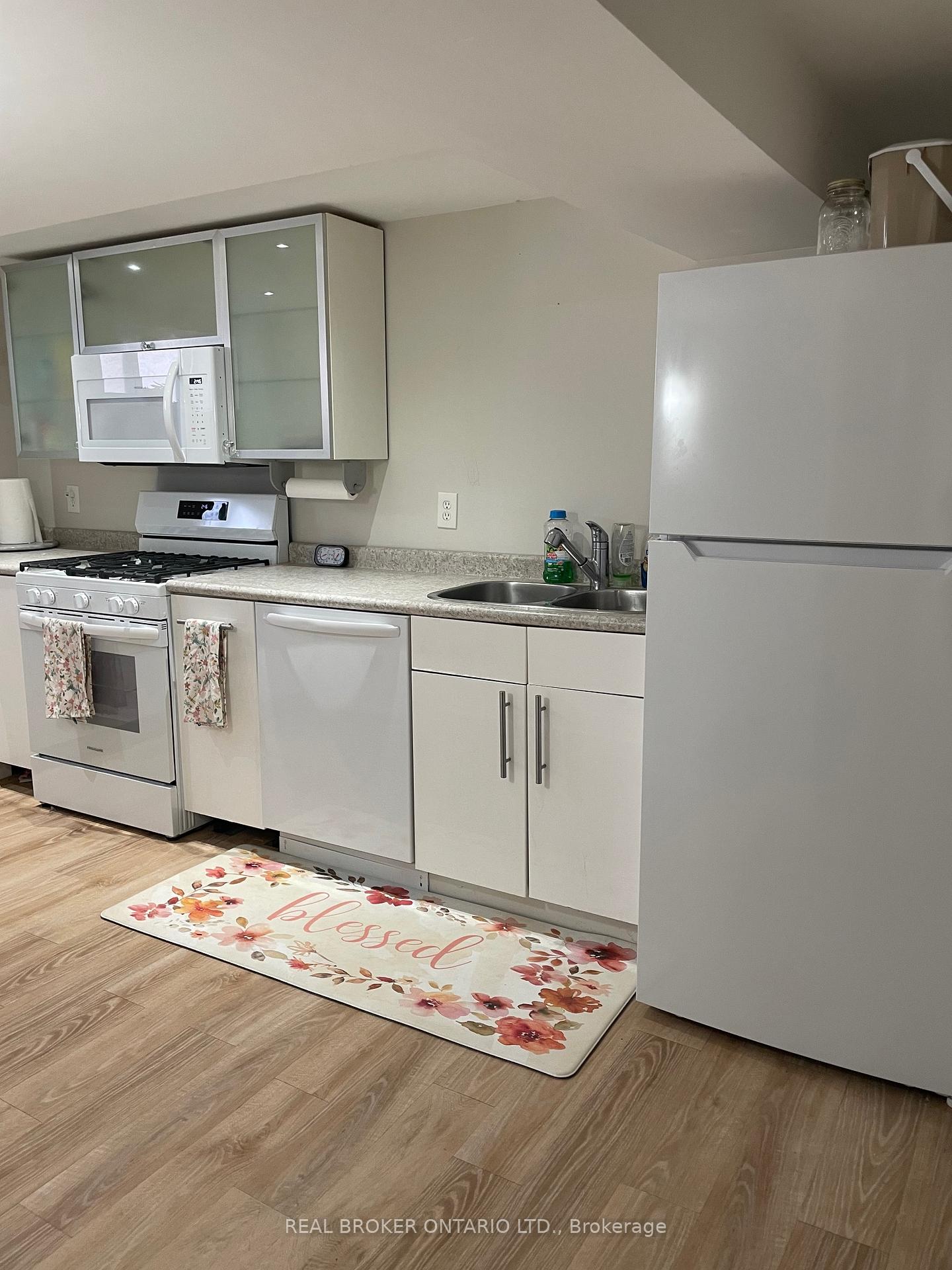 Photo 7 of Unit Lower, 13 Orchardview Boulevard, Clarington, Bowmanville — HOMEH