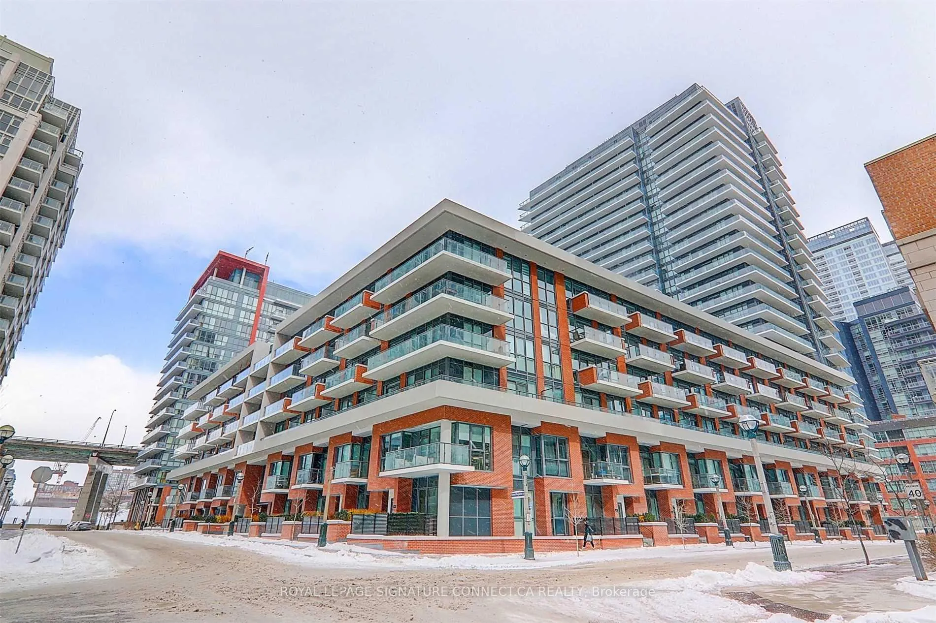 Front of Unit 528, 38 Iannuzzi Street
