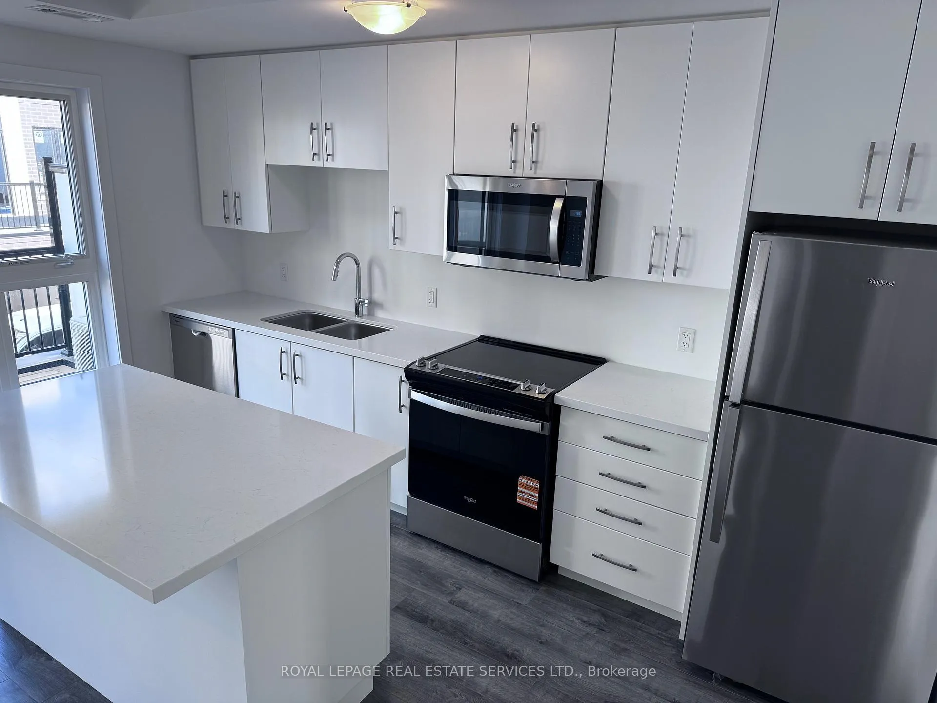 Photo 5 of 227 Burke Street, Hamilton, Waterdown — HOMEH