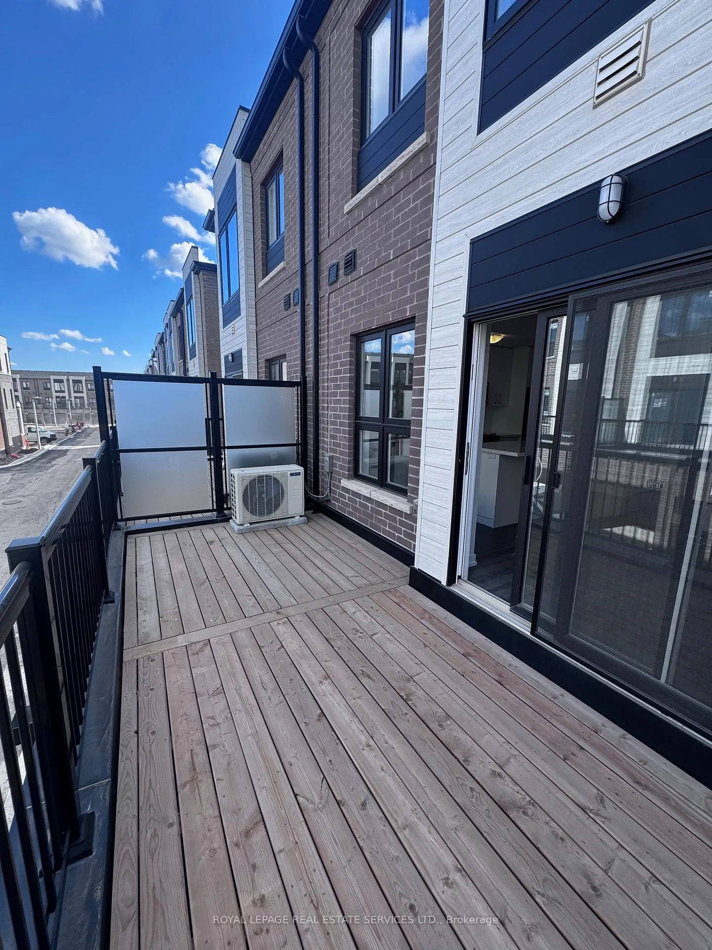 Photo 6 of 227 Burke Street, Hamilton, Waterdown — HOMEH