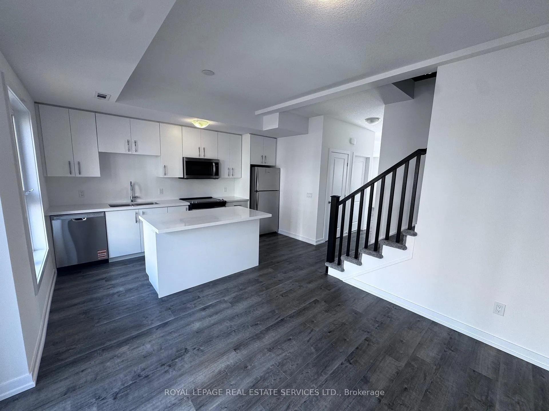 Photo 7 of 227 Burke Street, Hamilton, Waterdown — HOMEH