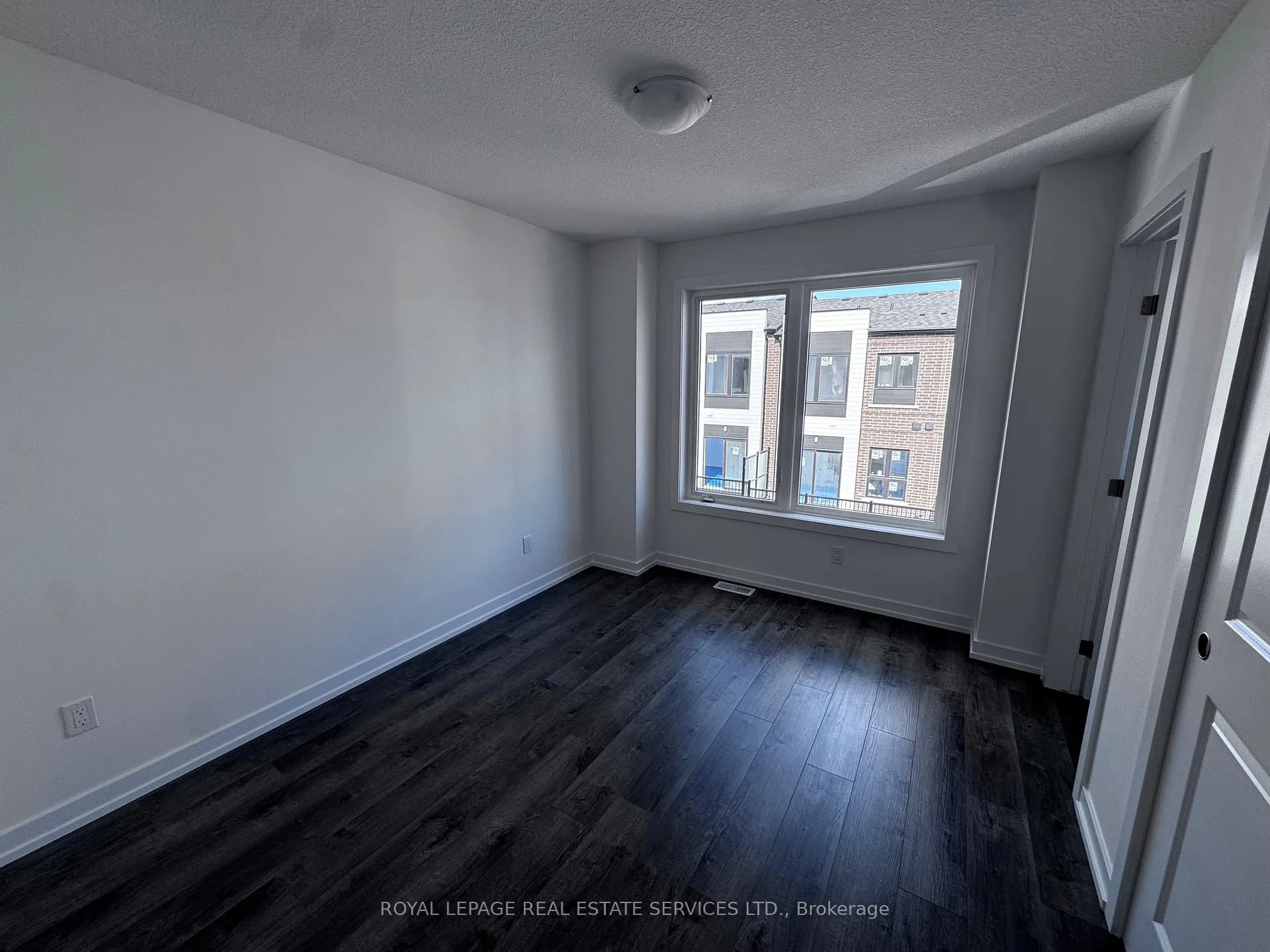 Photo 9 of 227 Burke Street, Hamilton, Waterdown — HOMEH